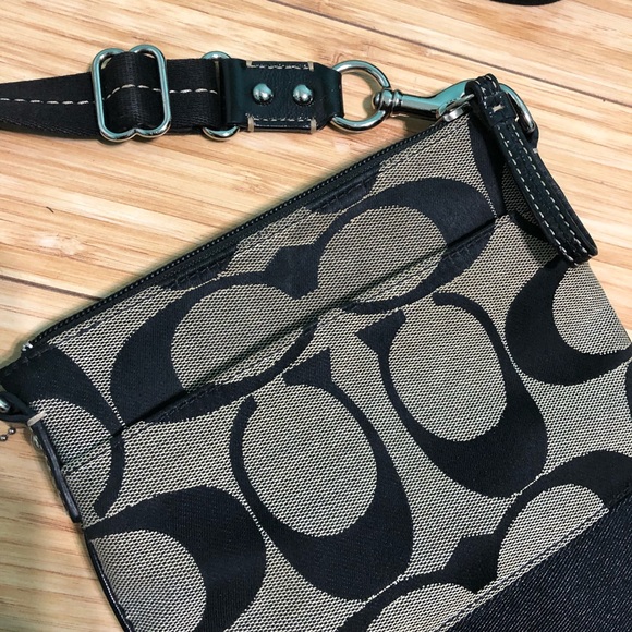 COACH Crossbody Bag - Picture 3 of 4